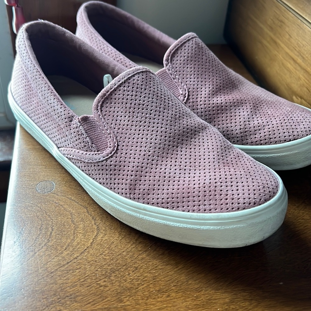 Old navy rose color slide on’s